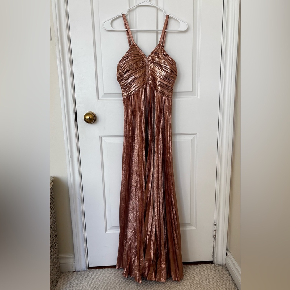 Ever New Jayden Metallic Plisse Pleated Formal Evening Wedding Guest Dress - Picture 3 of 8